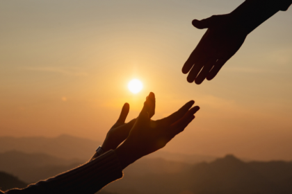 Jose Eduardo de Oliveira e Silva destaca como a Mariologia contemporânea fortalece a formação espiritual cristã através do exemplo de Maria.